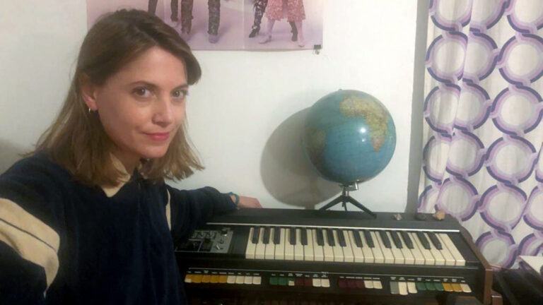 Ksdhfjkdhfkhw w/ Ana Helder (December 2021)