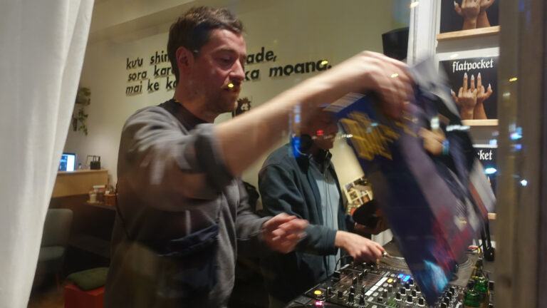 Crackler & Retrogott